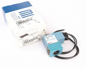 MAC Valves PME-112CCAA Pneumatic Solenoid Valve, 120VAC, 150PSI - Picture 1 of 4