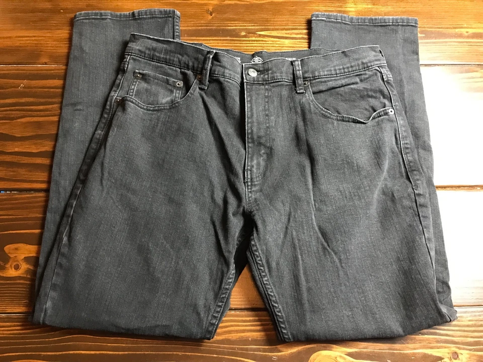 Pantalones de mezclilla para hombre St John's Bay talla 36X32 negros cómodos ajustados rectos Foto 1 de 4