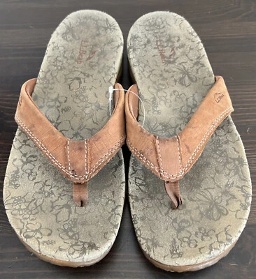 LL Bean Tan Leather Suede Flip Flop Thong Sandals Slides 7 Floral Footbed Discon - Image 1 of 4