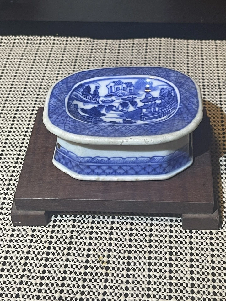 Blue and white landscape brush washer - Image 1 of 4