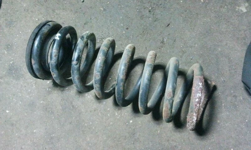 Muelle trasero derecho o izquierdo mercedes-benz clase s w140 600 sel (2) Foto 1 de 1