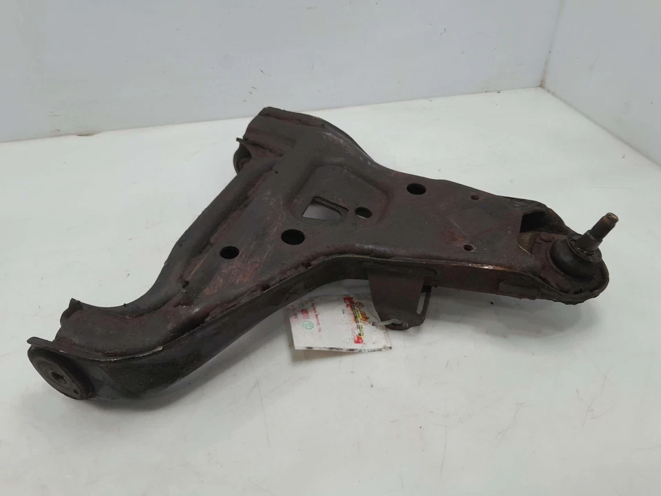 1984 - 1995 Chevy S10 4x4 Front Lower Control Arm RH Passenger Side OEM 12388444 - Image 1 of 4
