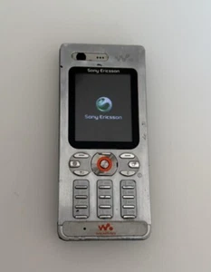 Sony Ericsson W880i Silver Geprüft, Volle Funktion, Händler, Garantie,Top - Bild 1 von 2