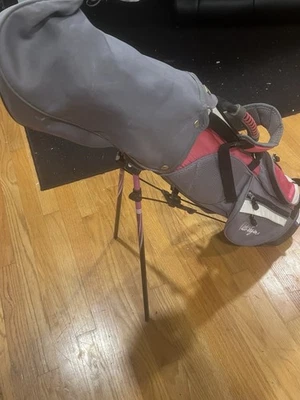 青少年高尔夫俱乐部套装女孩 Walter Hagen JR 7 球杆支架包右手 — 第 1/4 张图片