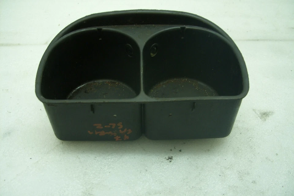 1997 97 Saturn SL-2 Cup Mug Holder Pocket B-99 D - Image 1 of 3