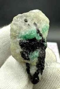 86 ct Emerald Specimen from Panjshir, Afghanistan - Picture 1 of 1