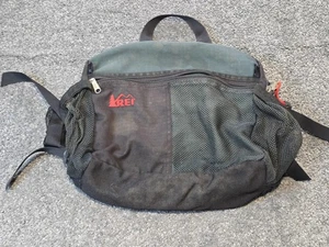 Vintage REI Hiking Waist Pack Black Mesh Pockets Hip Belt Bag Made Costa Rica - Picture 1 of 10