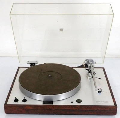 Toca-discos Luxman PD277 Direct Drive totalmente automático high-end audiófilo, lote 374 - Imagem 1 de 4