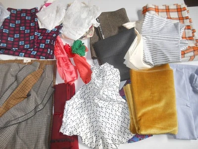 Vintage Stoff Paket aus Hobbyzimmer eine alter Näherin - ca. 3,5 Kilo NETTO! - Bild 1 von 4