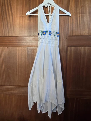 Vestido sin solero vintage blanco guaze bordado a mano Foto 1 de 4