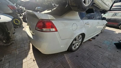 2009 Chevrolet LuminaS Trunk/Boot Lid Rear Compartment Used OEM 92218257 - Imagem 1 de 4