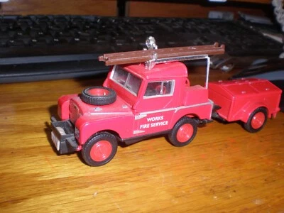 MATCHBOX MODELS OF YESTERYEAR 1952 LAND ROVER & TRAILER WORKS FIRE SERVICE YFE02 - Image 1 of 4