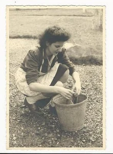 PRETTY WOMAN AND A BUCKET: IT MUST BE LAUNDRY DAY (VINTAGE REAL PHOTO POSTCARD) - Picture 1 of 2