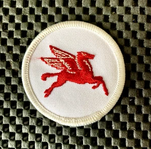 MOBIL PEGASUS BORDADO COSER EN PARCHE ESTACIONES DE SERVICIO GAS COMBUSTIBLE 2 1/4" NOS - Imagen 1 de 2