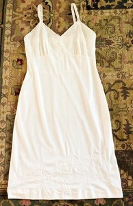 Vintage Full Slip Dorsay Size 36 Adjustable Straps Nylon Lace Grandma Core - Picture 1 of 6