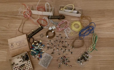 Riesen Ersatzteile Konvolut Spur TT, Signal u. Glühbirnen, Stecker, Kabel. Prima - Bild 1 von 4