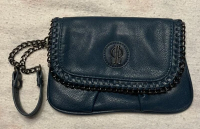 Muñequera Jennifer Lopez de cuero verde azulado Foto 1 de 4