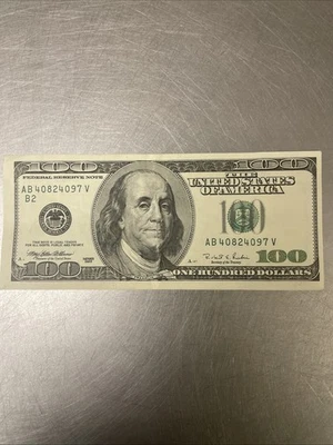 1996 $100 Hundred Dollar Bill Rare Federal Reserve Note Vintage 29 years old - Image 1 of 4