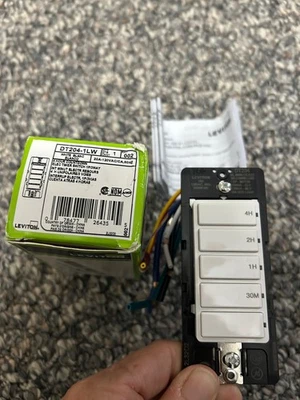 Leviton Decora 4 hour Countdown Electric Timer Switch 20A-120VAC/CA 60 HZ - Image 1 of 4