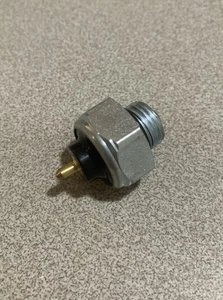 Interruptor indicador toma de fuerza 30T38110 379639 para toma de fuerza Chelsea serie 489 442 - Imagen 1 de 5