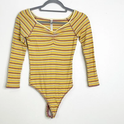 Body feminino Free People manga longa listrado íntimo Y2K tamanho XS - Imagem 1 de 4