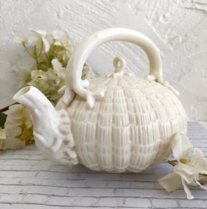 Belleek Ireland Tridacna pattern ceramic teapot | 2nd black mark | Near mint - Picture 1 of 13