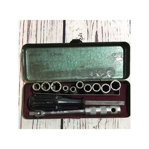 New Britain NM51 1/4 Drive Flex Head W/Six 6 Point & Two 8 Point Sockets & Box - Picture 1 of 9