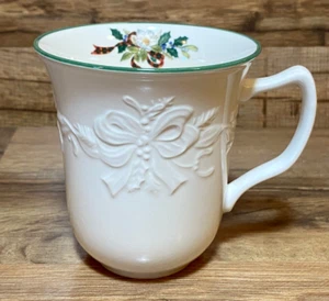 SET OF 4 - MIKASA HOLIDAY SEASONS - EMBOSSED CHRISTMAS HOLLY - 14 OZ. MUGS DB901 - Picture 1 of 6