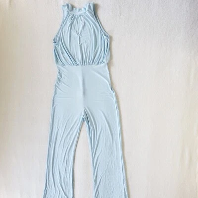 Sexy Romántico Fluido Sedoso Barbiecore Pierna Ancha Mujer Mono Boohoo  Foto 1 de 4