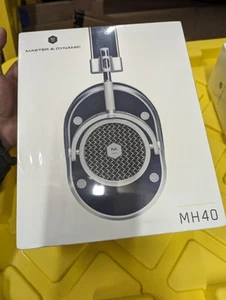 Master & Dynamic MH40 wired In Silver / Navy Blue - Picture 1 of 4
