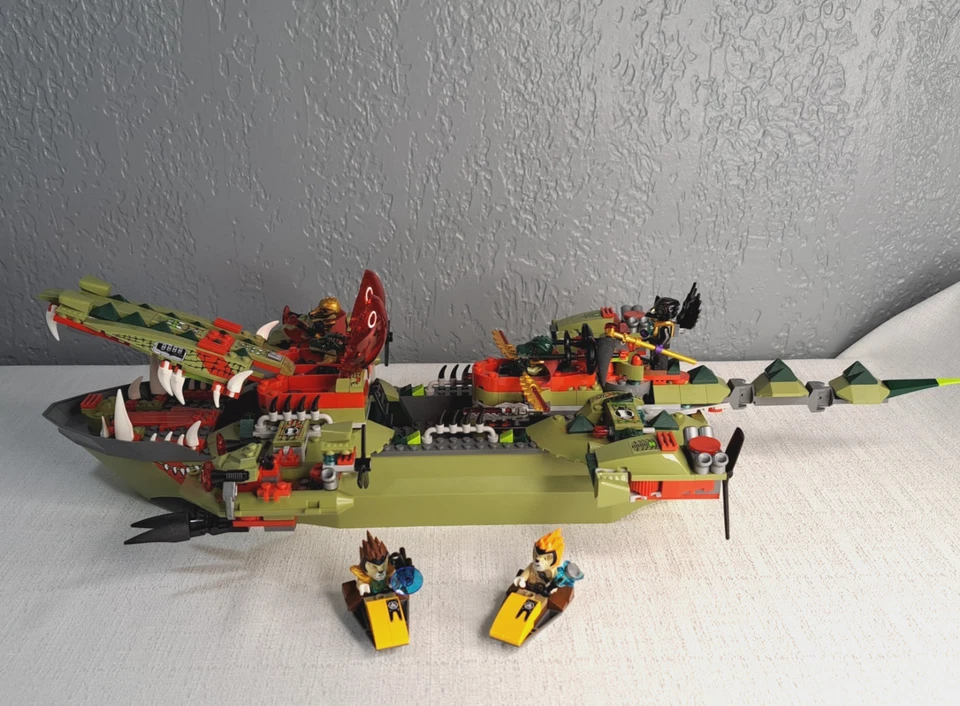 Lego Legends Of Chima 70006 Cragger's Command Ship 100% Complete w/Manuals & Box - Image 1 of 4