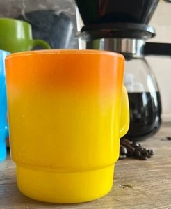 Vintage Fire King Cup- The Elusive Candy Corn - Excellent Condition - Imagen 1 de 8