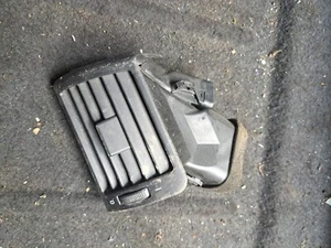 B1* BMW 320I 3er E46 BJ2000 Luftdüse Links 8361897 - Picture 1 of 3