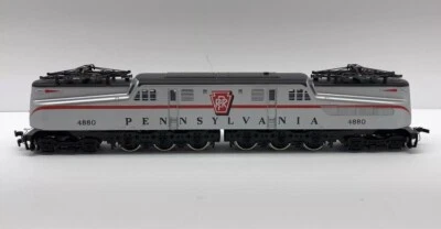 HO Scale IHC Silver Loco Premier Series M9652 GG-1 Pennsylvania 4880. - Image 1 of 4
