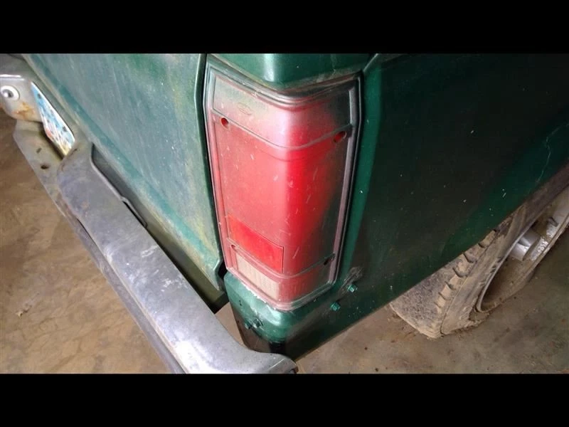 Lanterna traseira direita do passageiro compatível com 84-90 BRONCO II 331471 - Imagem 1 de 1