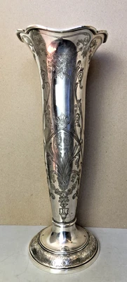 Jarrón antiguo Gorham para Cartier de plata de ley de 19 3/4 pulgadas grabado a mano de peaje Foto 1 de 4