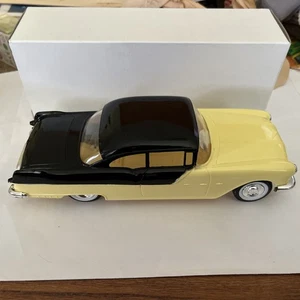 1955 Pontiac Star Chief Plastic Promo Model by Johan 1/25 Scale Yellow & Black - Picture 1 of 12