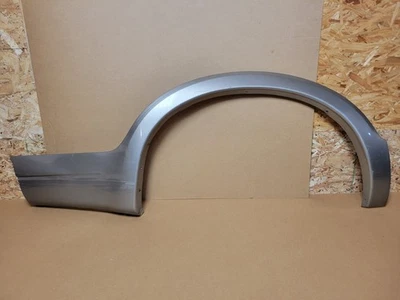 2000-2005 Ford Excursion Passenger RH Rear Quarter Wheel Arch Trim Moulding Gold - Image 1 of 4
