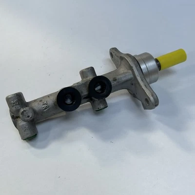 Renault Trafic II Brake Master Cylinder Genuine 4425707 Fits Vauxhall Vivaro - Image 1 of 4