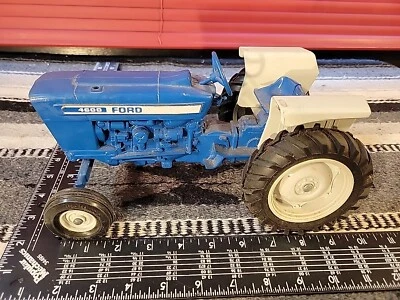 Ertl Ford 4600 1/16 Diecast Farm Tractor Replica Collectible - Image 1 of 4