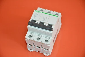 Schneider Electric 24739 C60H B 10 Leitungsschutzschalter - Picture 1 of 4