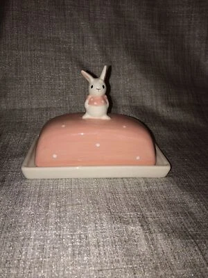 Armario caprichoso 10 Strawberry Street lunares conejito plato de mantequilla Foto 1 de 4