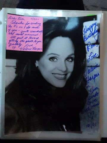 VALERIE HARPER HAND SIGNED 8x10 PHOTO  + hand written note Cover