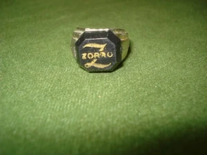 1957 Walt Disney ZORRO Vintage Premium Toy Ring - Picture 1 of 3
