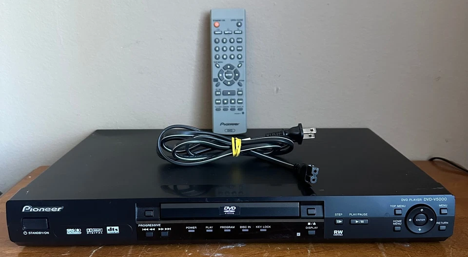 Pioneer DVD-V5000 DVD/CD Professional Digital Movie Video Player - Image 1 of 4