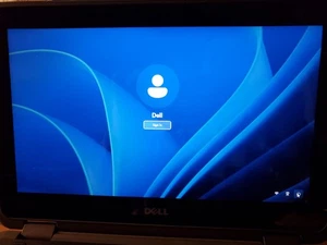 Dell Latitude 3189 2 in 1 laptop Window 11 Pro mint - Picture 1 of 6