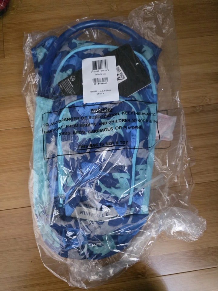 Camelbak Kids Mini Mule 50oz. Hydration Backpack Shark MTB Bike NEW - Image 1 of 1