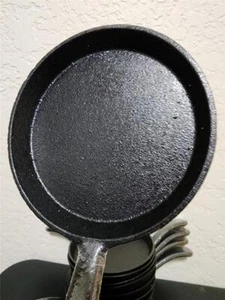 4 Pack of Mini Cast Iron Skillets Nestle Toll House 2021 5" Miniature Skillet - Picture 1 of 3