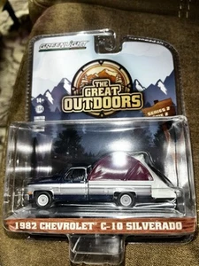 2024 Greenlight 1982 Chevy C10 Silverado Great Outdoors Diecast 1:64 NEW - Picture 1 of 4
