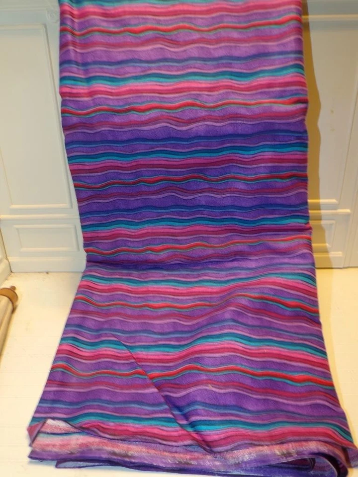 Tela-algodón-sin marca RAYAS MORADAS/IMPRESIÓN GARABATOS POR #3903 Foto 1 de 1